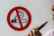 Débat de la semaine – Pour ou contre l&rsquo;interdiction de vaper dans les lieux publics ?