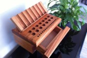 Les supports de mod en bois  » papy vapote  » par Alain Cappelle