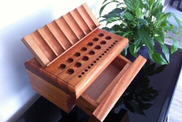 Les supports de mod en bois  » papy vapote  » par Alain Cappelle