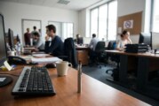Europe 1 : La e-cigarette interdite au travail en Mars 2016.
