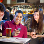 SOCIETE : Pour décompresser, les étudiants préfèrent le cannabis et l&rsquo;alcool au vapotage.
