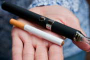 ÉTUDE : La e-cigarette au moins aussi efficace que les autres substituts pour arrêter de fumer