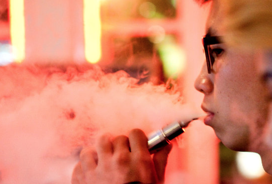ETATS-UNIS : La ville de New-York s&rsquo;attaque aux fumeurs et aux vapoteurs.