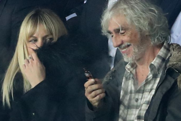 PEOPLE : Louis Bertignac réprimandé pour avoir vapoté au Parc des Princes.