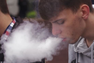 FOCUS : Le vapotage pousse t&rsquo;il vraiment les adolescents vers le tabagisme ?