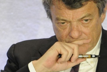 POLITIQUE : Ces personnalités qui fument ou utilisent l&rsquo;e-cigarette.
