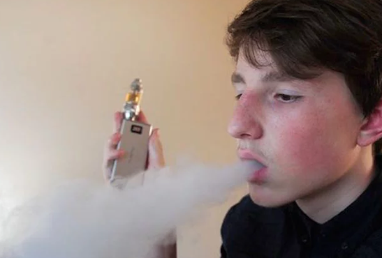 CANADA : L&rsquo;e-cigarette gagne en popularité dans les écoles.