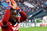 PEOPLE : Le gardien de l&rsquo;OM surpris avec une e-cigarette au stade ?