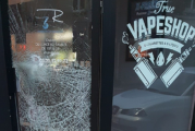 FRANCE : La boutique d&rsquo;e-cigarette « R Concept » de Loos vandalisée durant la nuit.