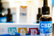 FRANCE : Inauguration puis fermeture d&rsquo;une boutique de CBD à Bordeaux.