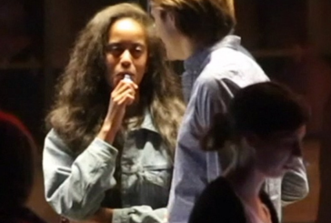 PEOPLE : Malia Obama aperçue à Londres avec une e-cigarette en main.