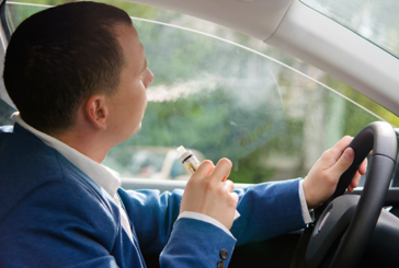 BELGIQUE : Le parlement flamand interdit de fumer et vapoter en voiture avec des enfants à bord.