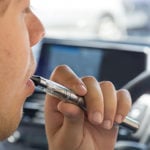 CANADA : Un vapoteur condamné pour utilisation d&rsquo;e-cigarette au volant !