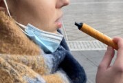SUISSE : Des interdictions inefficaces, l&rsquo;e-cigarette « puff » se vend toujours chez les jeunes
