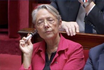 POLITIQUE : Élisabeth Borne vape encore à l&rsquo;Assemblée et fâche l&rsquo;opposition