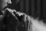 SANTE : « La vape est assurément moins toxique que la cigarette » pour le Pr Daniel Thomas