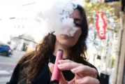 (R)évolution Réglementaire : La Fin des Puffs et l&rsquo;Avenir de la Vape en France !