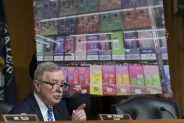 Le Sénat américain s&rsquo;attaque aux cigarettes électroniques destinées aux adolescents