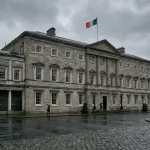 Parlement irlandais à Dublin illustrant le durcissement de la réglementation sur les arômes de cigarette électronique en Irlande