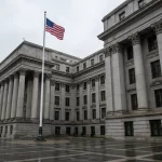 Palais de justice américain symbolisant la décision de la Cour suprême de l'Oregon sur l'interdiction des vapes aromatisées à Portland