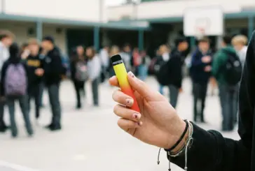 Puff et mineurs : « La cigarette électronique jetable ouvre la porte à la dépendance »