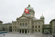 Suisse : le gouvernement fédéral valide les interdictions cantonales de puffs jetables