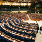 Parlement européen : les eurodéputés réclament emballages neutres et restrictions arômes pour toute la vape